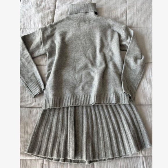 Grey Knit 2 Piece Set Turtleneck Sweater And Pleated Mini Skirt - Picture 10 of 11